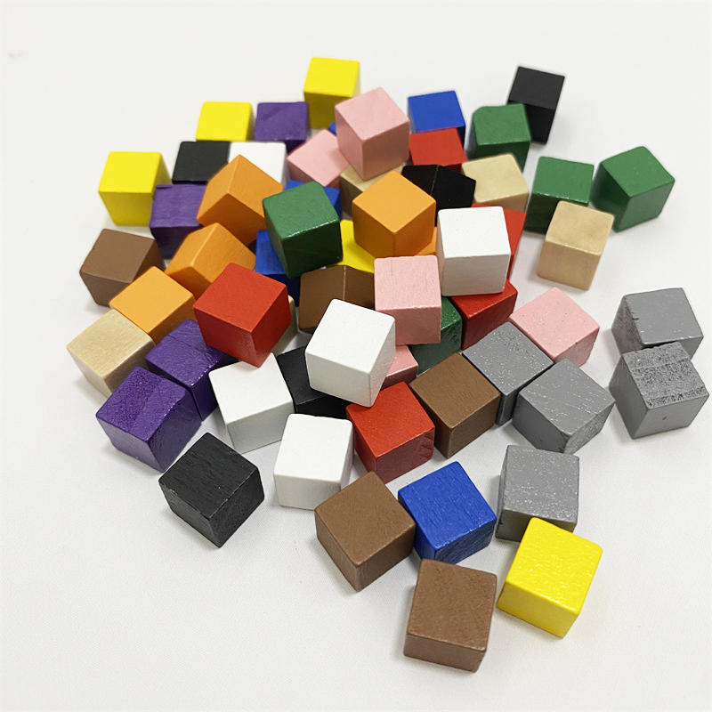 50 개/몫 10mm 다채로운 나무 주사위 큐브 체스  - Board Game The Sims 리뷰 및 가격
