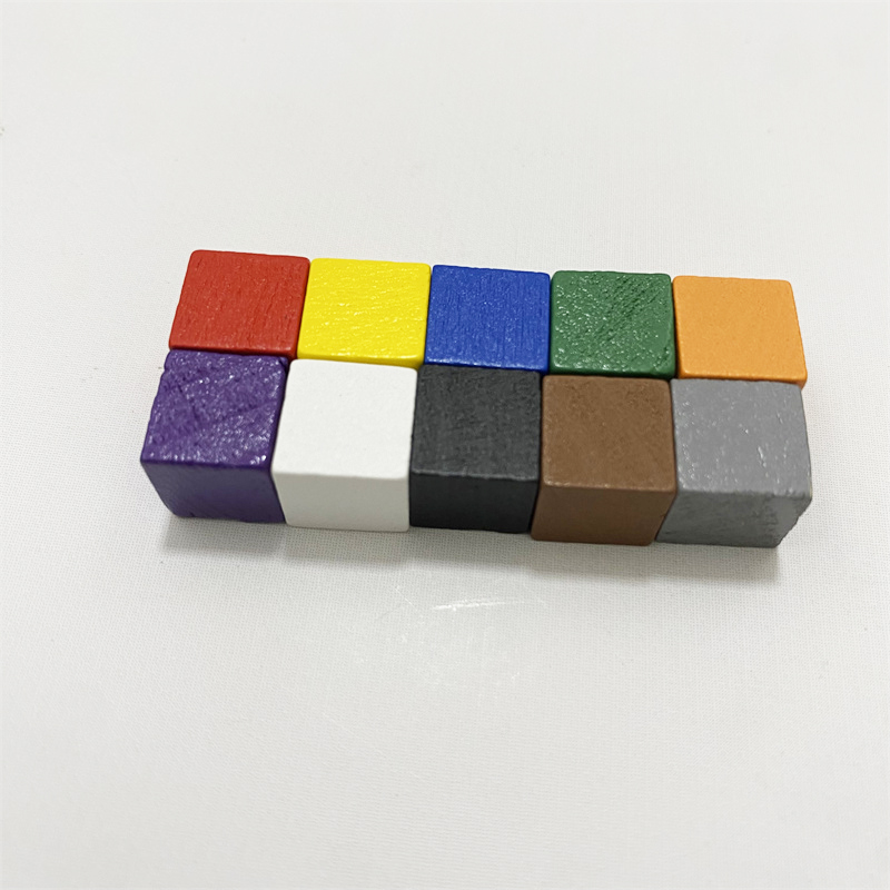 50 개/몫 10mm 다채로운 나무 주사위 큐브 체스  - Board Game The Sims 리뷰 및 가격